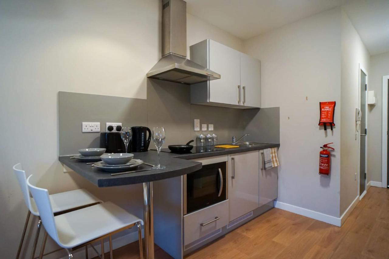 1 Bedroom Apartments, Studios And Ensuite Bedrooms With Shared Kitchen At Centro House In ستيرلينج المظهر الخارجي الصورة