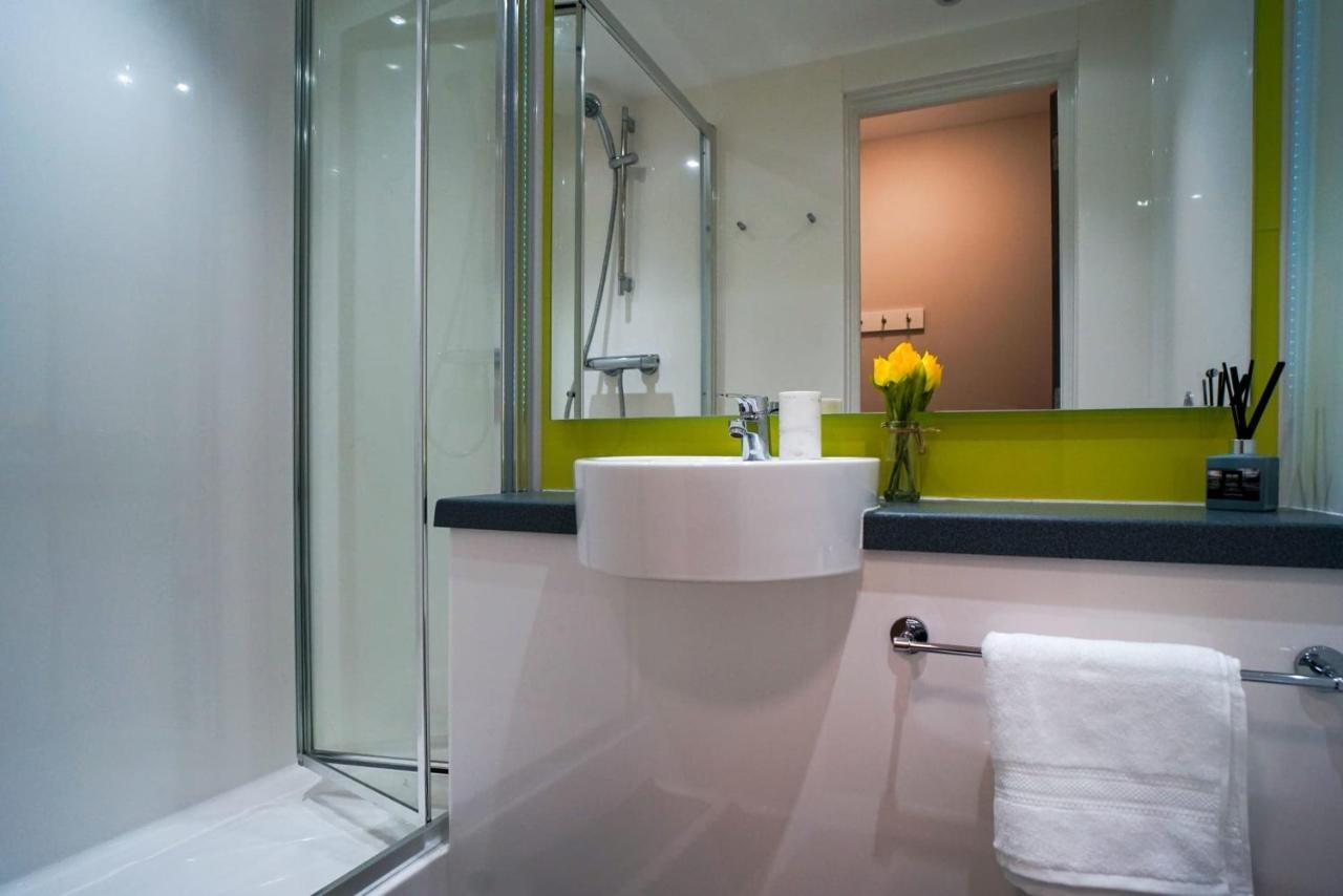 1 Bedroom Apartments, Studios And Ensuite Bedrooms With Shared Kitchen At Centro House In ستيرلينج المظهر الخارجي الصورة